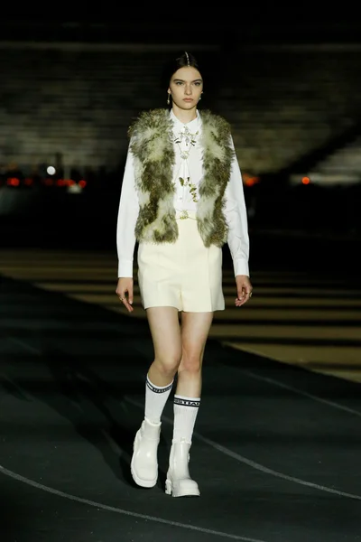 Look 23